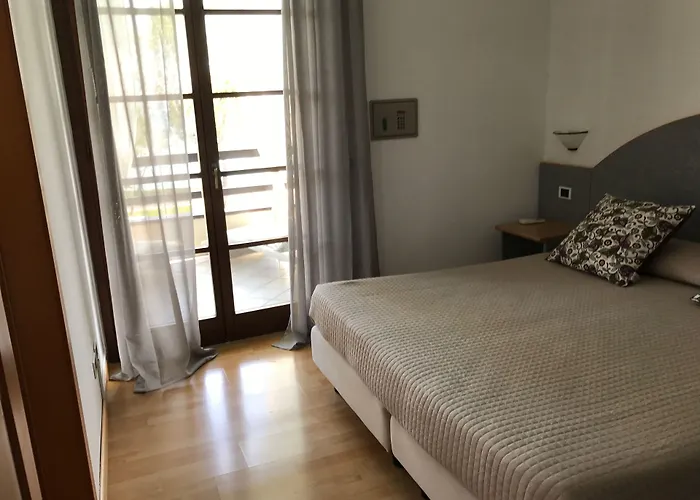 Alexandra 3* סירמיונה