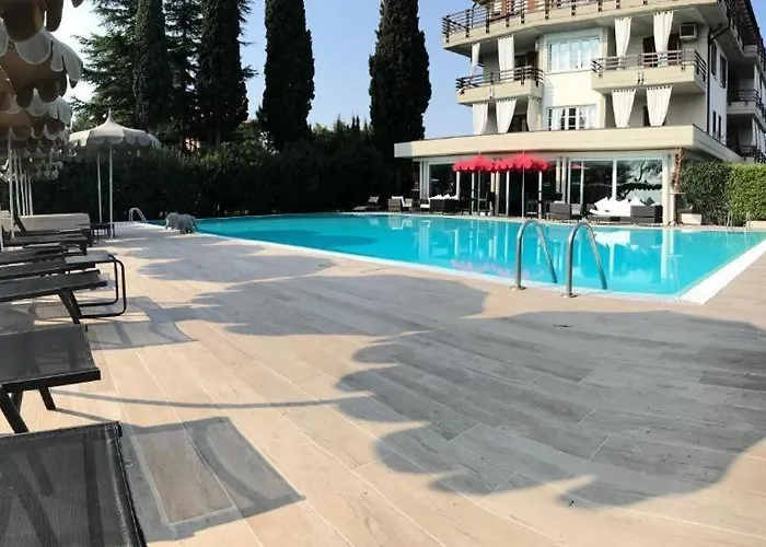 Alexandra 3* סירמיונה