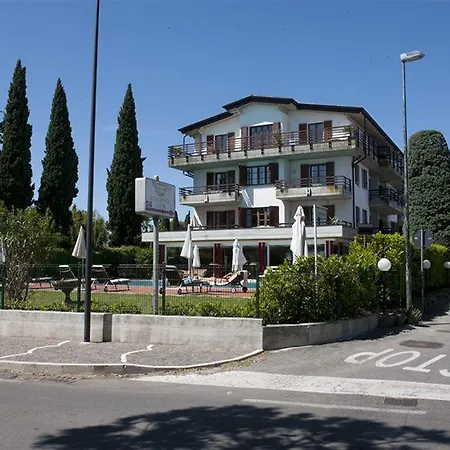 Alexandra 3* Sirmione